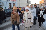 Wśród uczestników orszaku widać znajome twarze. Na pierwszym planie przedstawicielka ciechanowskich literatów Janeczka Janakakos-Szymańska