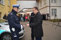Miasto przekazało policji radiowóz