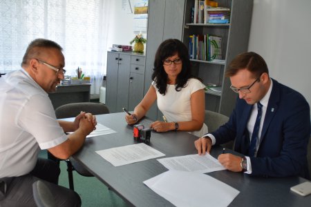Podpisanie umowy na dofinansowanie usuwania azbest