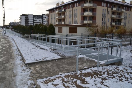 Nowy podjazd dla niepełnosprawnych na wniosek mie