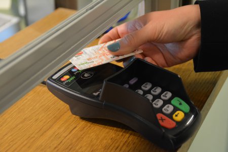 Płatności kartą i telefonem w ratuszu już na s