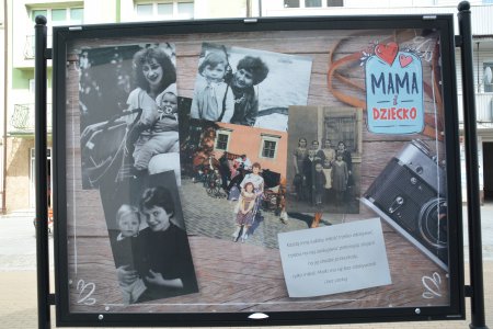 &quot;Dziękuję Ci MAMO&quot; – nowa wystawa na ul. Warsz