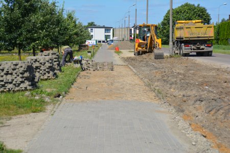 Budowa miejsc parkingowych i montaż elementów ma