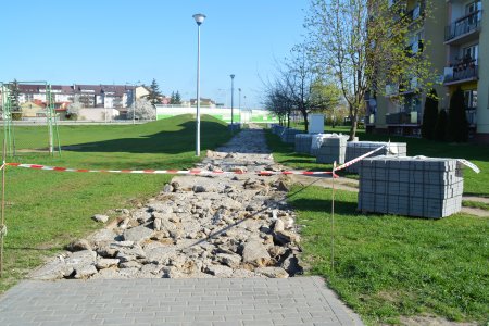 Remont chodnika łączącego ul. Reutta z ul. Armi