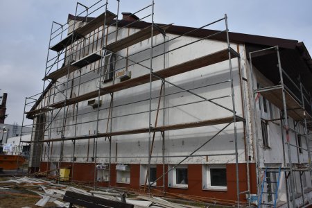 Modernizacja COEK STUDIO: zaczęto wymianę elewac