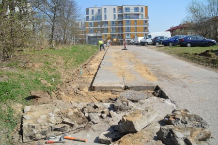 Powstaje chodnik i oświetlenie przy ul. Witosa