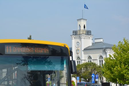 Jest rozkład jazdy autobusów linii nr 11, która