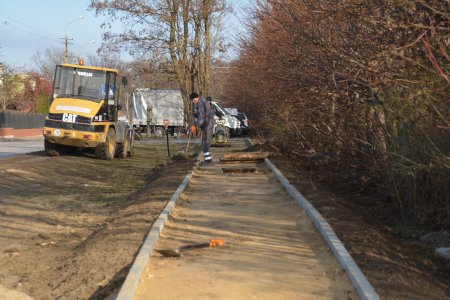 Powstaje chodnik przy ul. Gostkowskiej