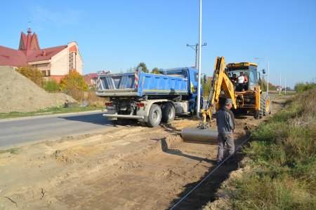 Ruszyła budowa chodnika przy ul. Harcerskiej i ś