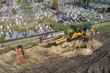 Ruszyła inwestycja w odwodnienie cmentarza komuna