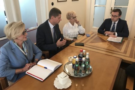Prezydent do ministra: przełożyć egzamin ósmok