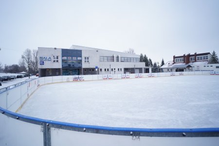 Otwarcie miejskiego lodowiska